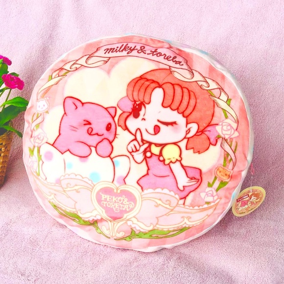 Toreba X Peko-chan Round Cushion 39cm - Picture 1 of 4
